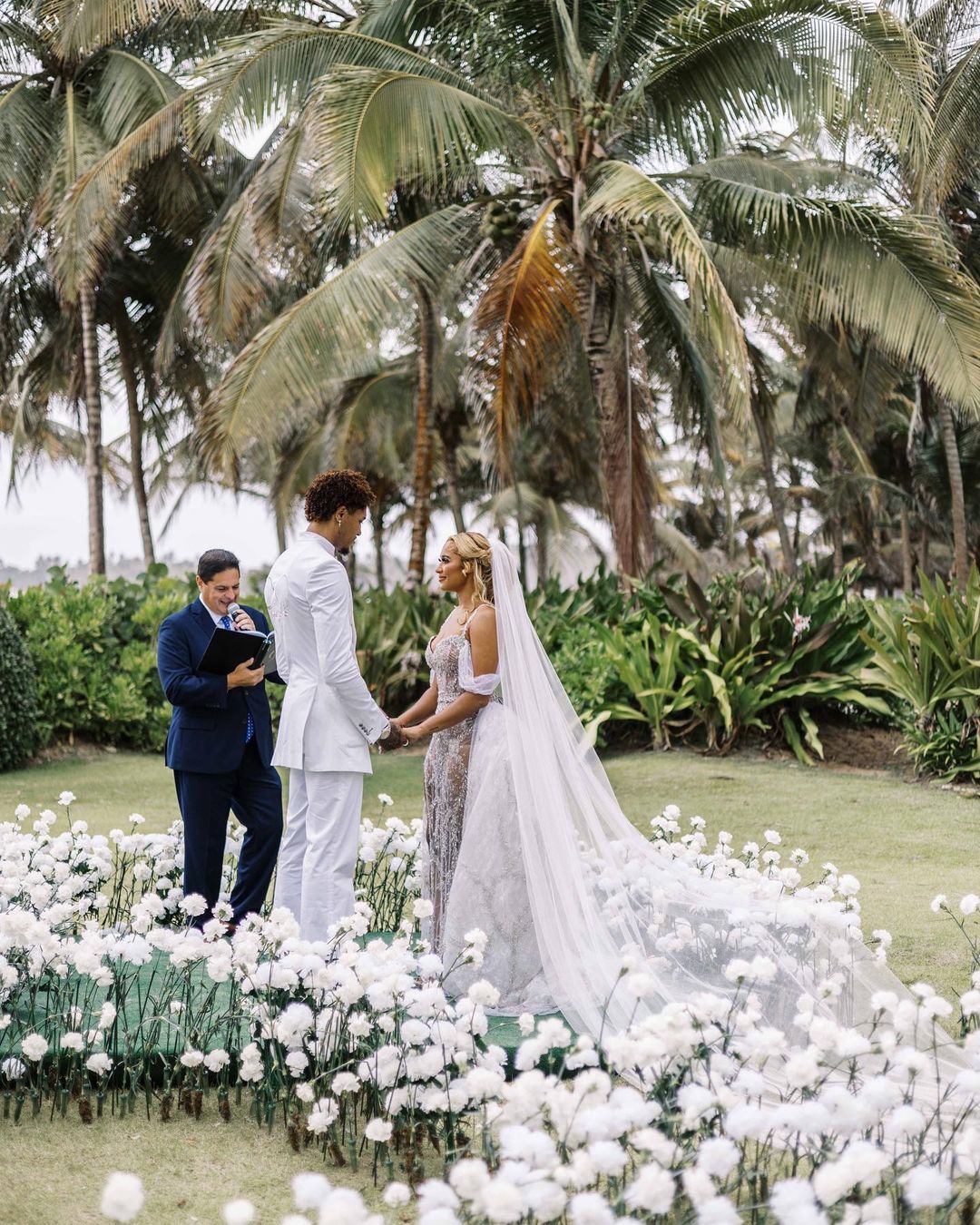 A Guide to Puerto Rican Wedding Customs A Guide to Puerto Rican Wedding Customs photo