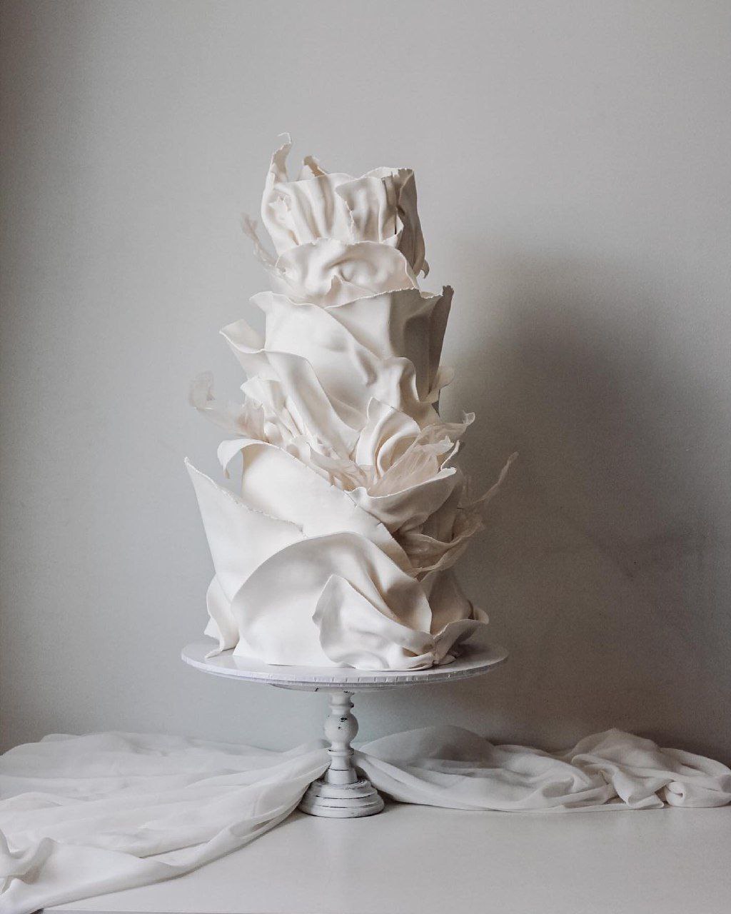 Stylish Minimalism in Wedding Cakes Stylish Minimalism in Wedding Cakes photo
