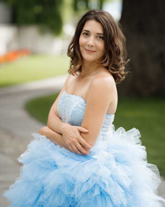 Ambra Canevari harp