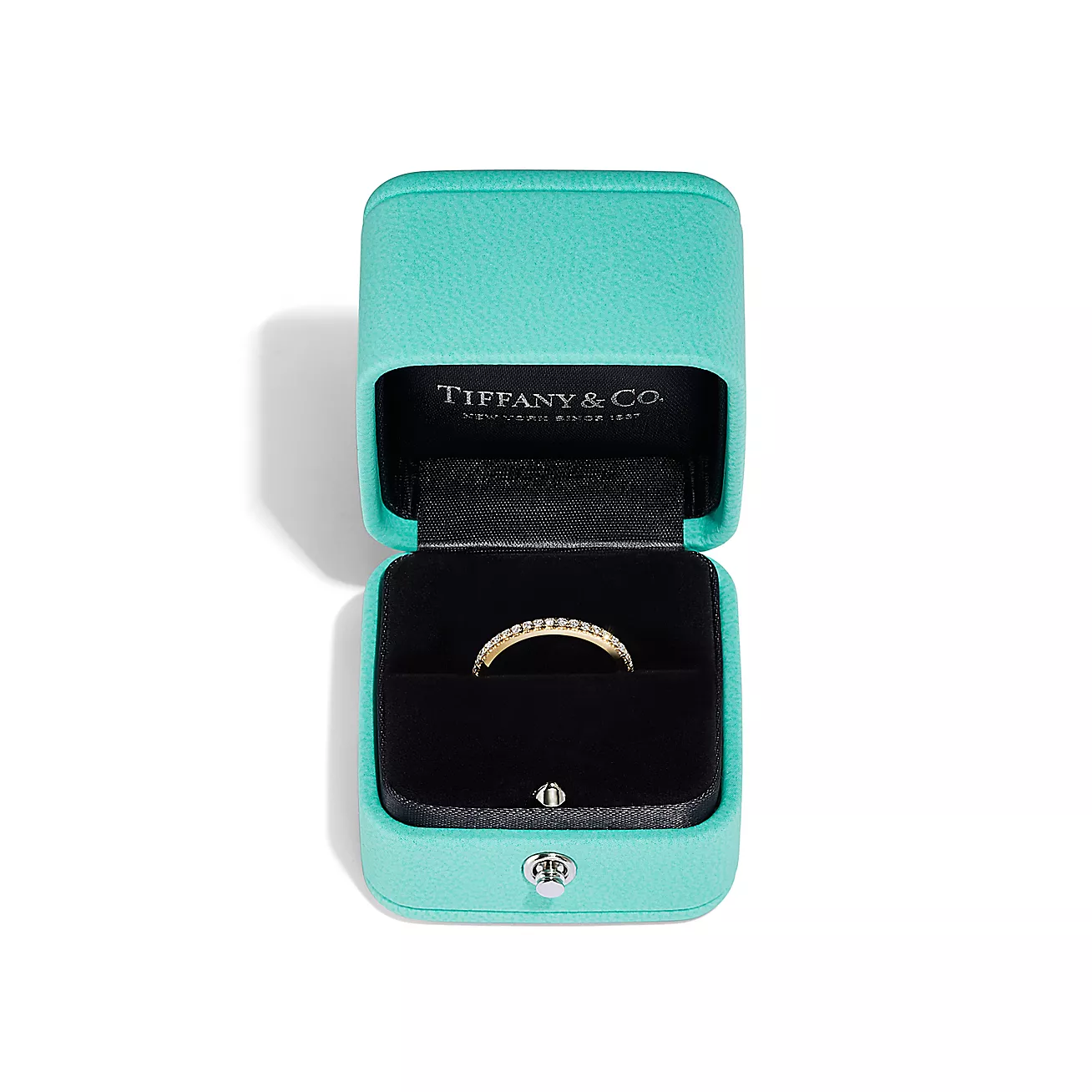 Tiffany's Finest Wedding Ring Collections: The Ultimate Guide Tiffany's Finest Wedding Ring Collections: The Ultimate Guide photo