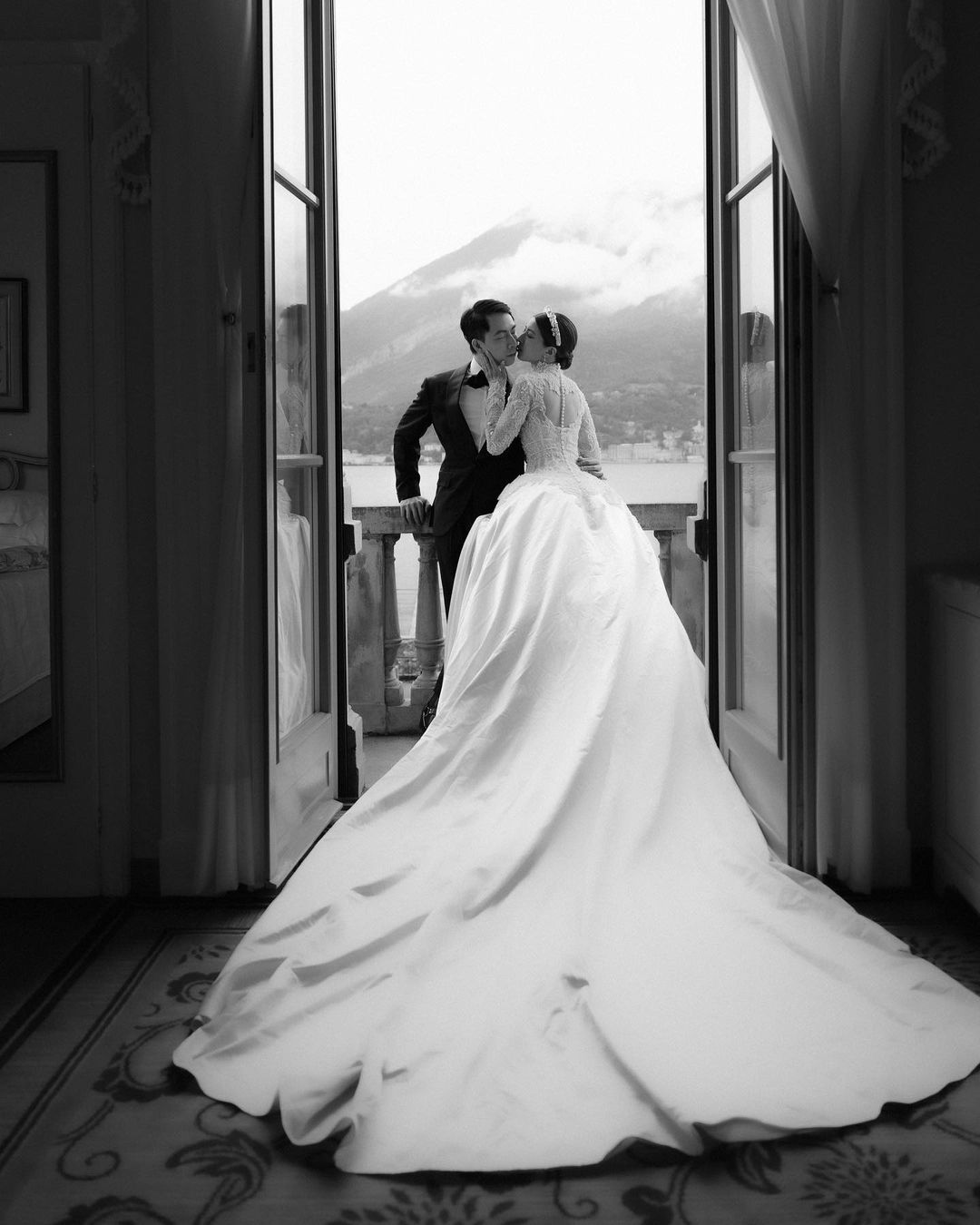 Who Pays for the Wedding: A Modern Guide to Wedding Expense Etiquette Who Pays for the Wedding: A Modern Guide to Wedding Expense Etiquette photo