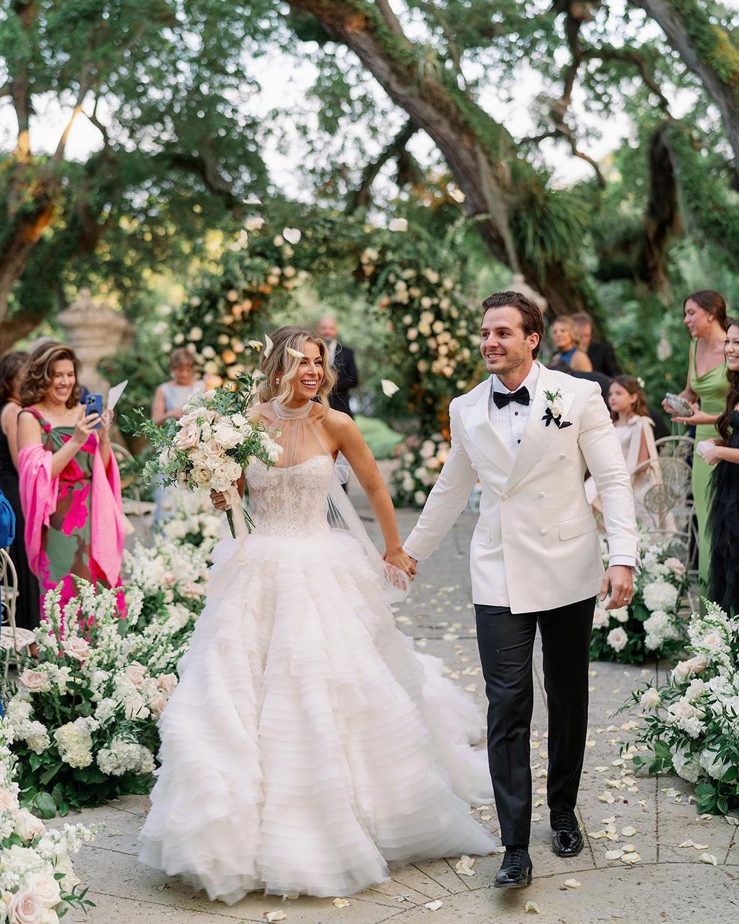34 Outdoor Wedding Venues That Will Make Your Jaw Drop 34 Outdoor Wedding Venues That Will Make Your Jaw Drop photo