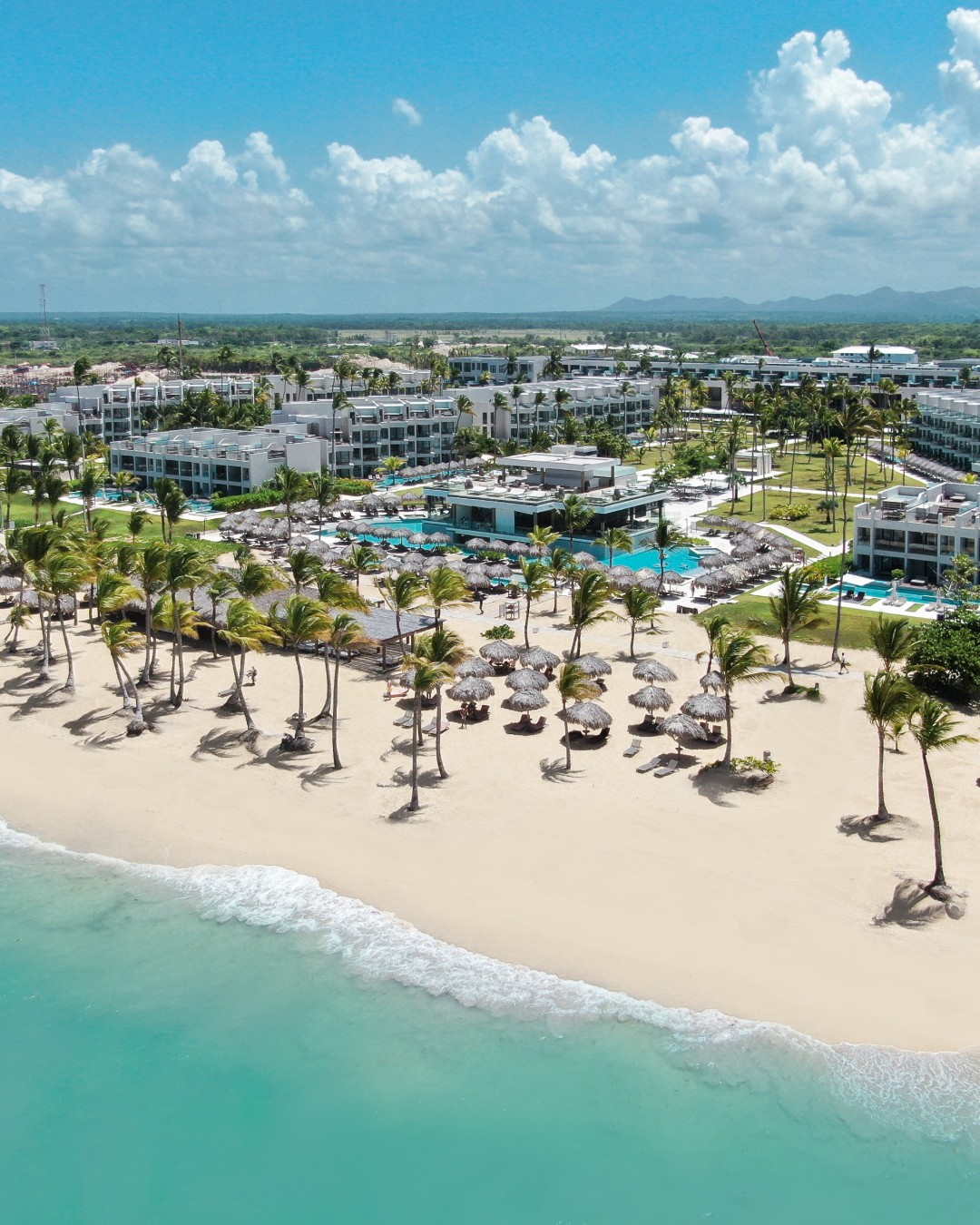 Beachfront Resorts & Turquoise Bays
