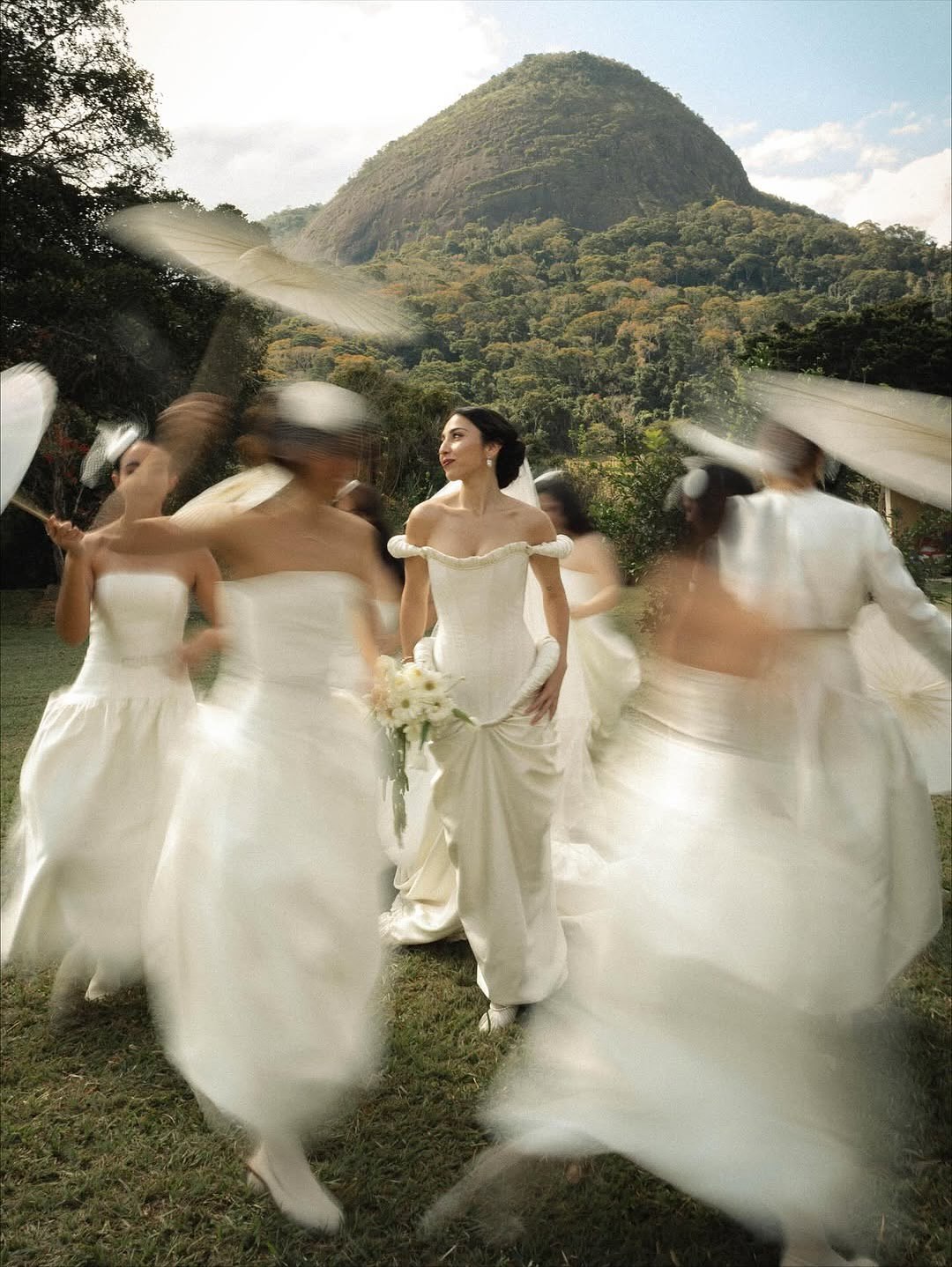 The Ultimate Selection of Bridesmaids Dresses for Chic 2026 Weddings photo