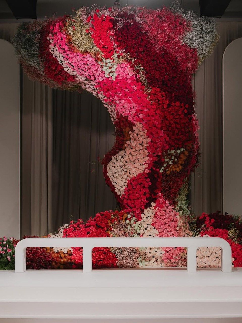 Seasonal Flowers for Wedding Décor Seasonal Flowers for Wedding Décor photo