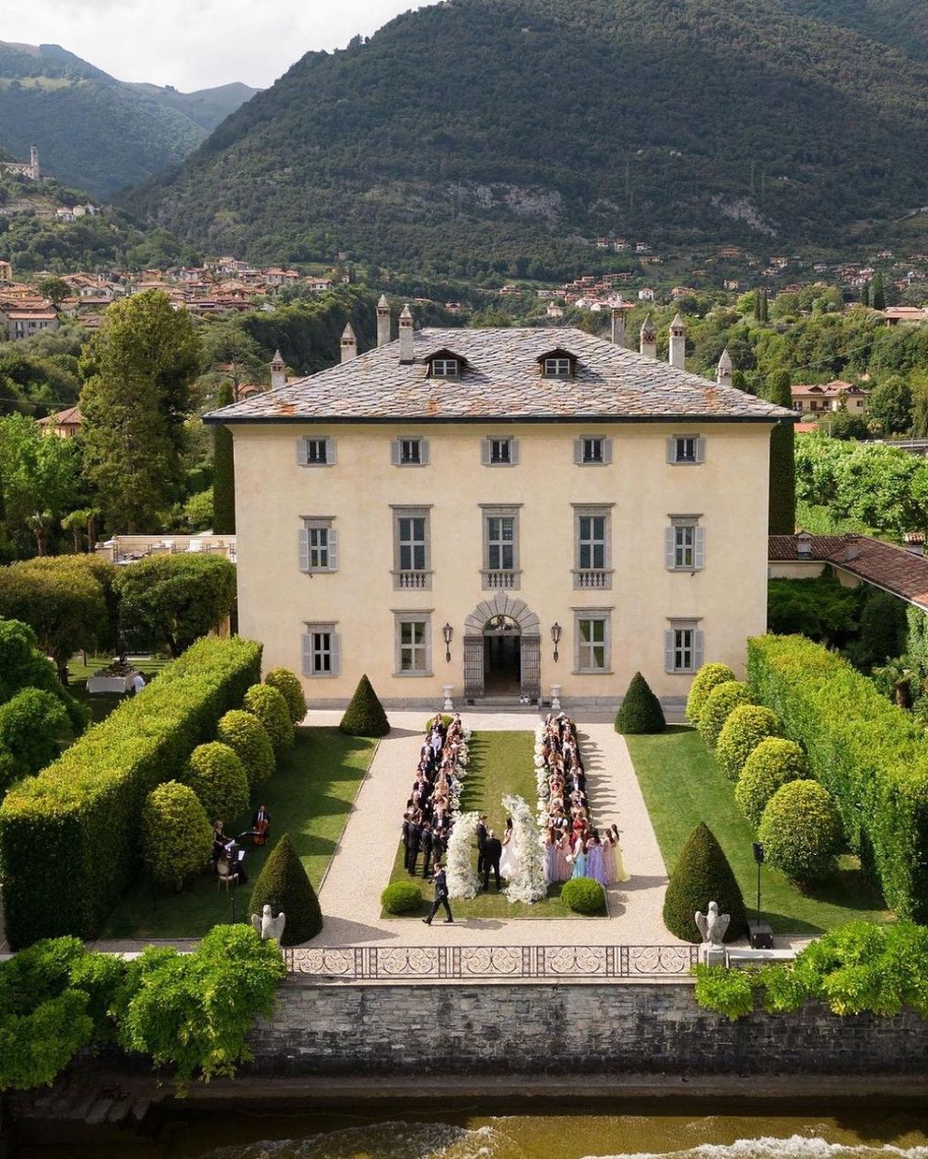 Boutique Weddings: Where Dreams Take Flight and Stress Takes a Hike Boutique Weddings: Where Dreams Take Flight and Stress Takes a Hike photo