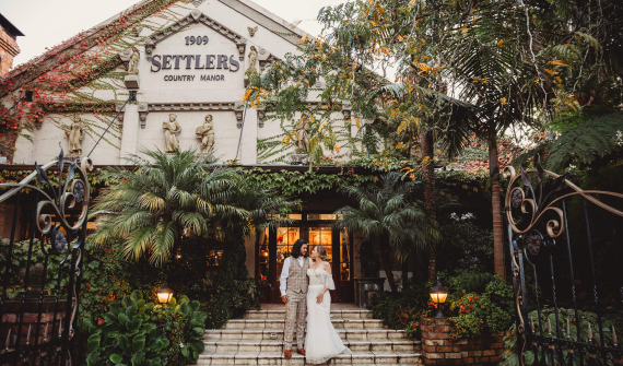 Settlers Country Manor