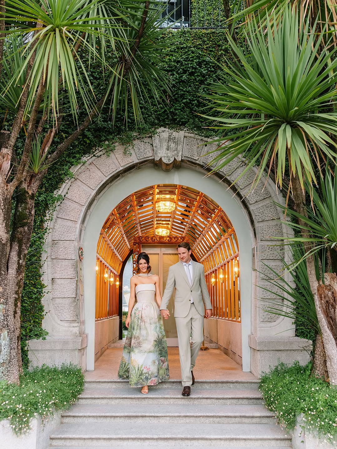 Stunning Couple Pre-Wedding Photoshoot Outfit Ideas photo