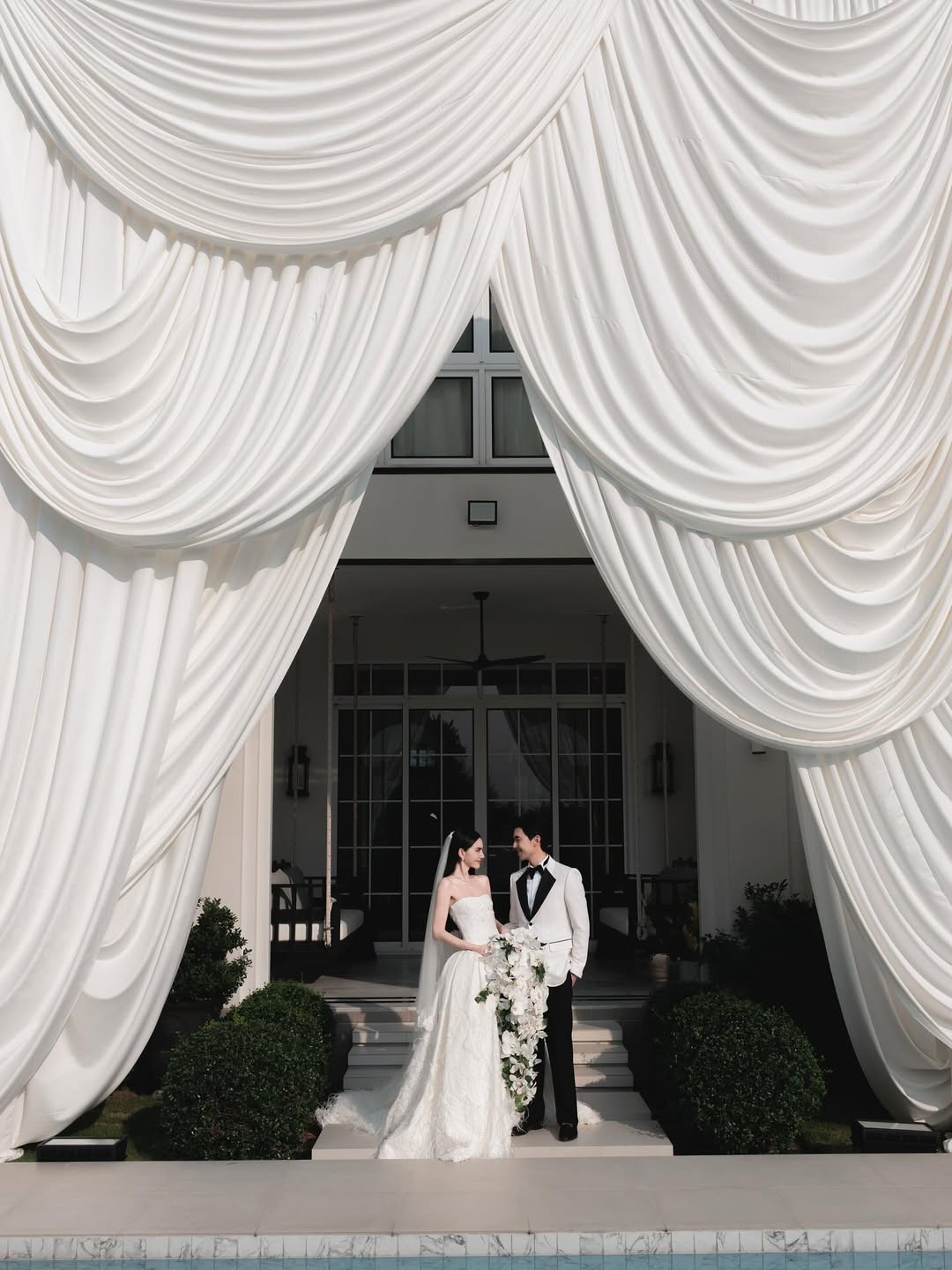 Cloud Dancer 2026: Pantone’s Trendy Wedding Color of the Year photo