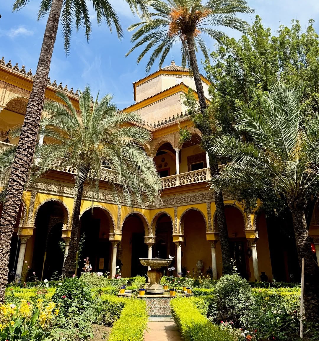 Traditional Courtyards and Fountains