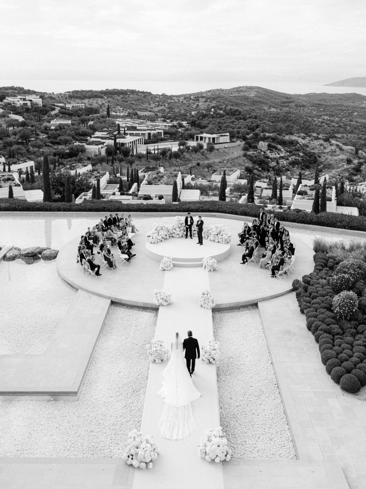 How to Build a Wedding Day Timeline That Actually Works photo