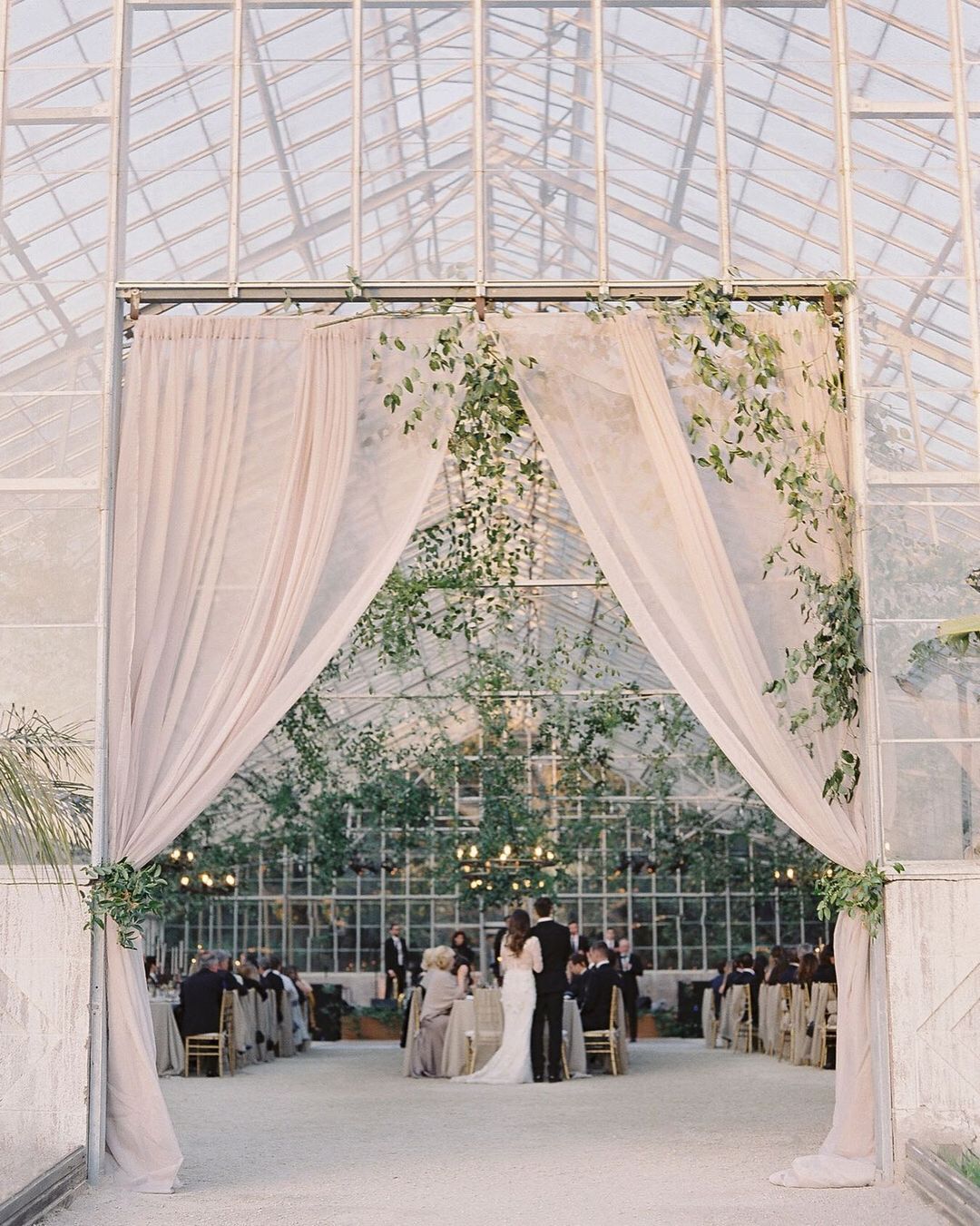 8 Signs of an Unscrupulous Wedding Vendor 8 Signs of an Unscrupulous Wedding Vendor photo
