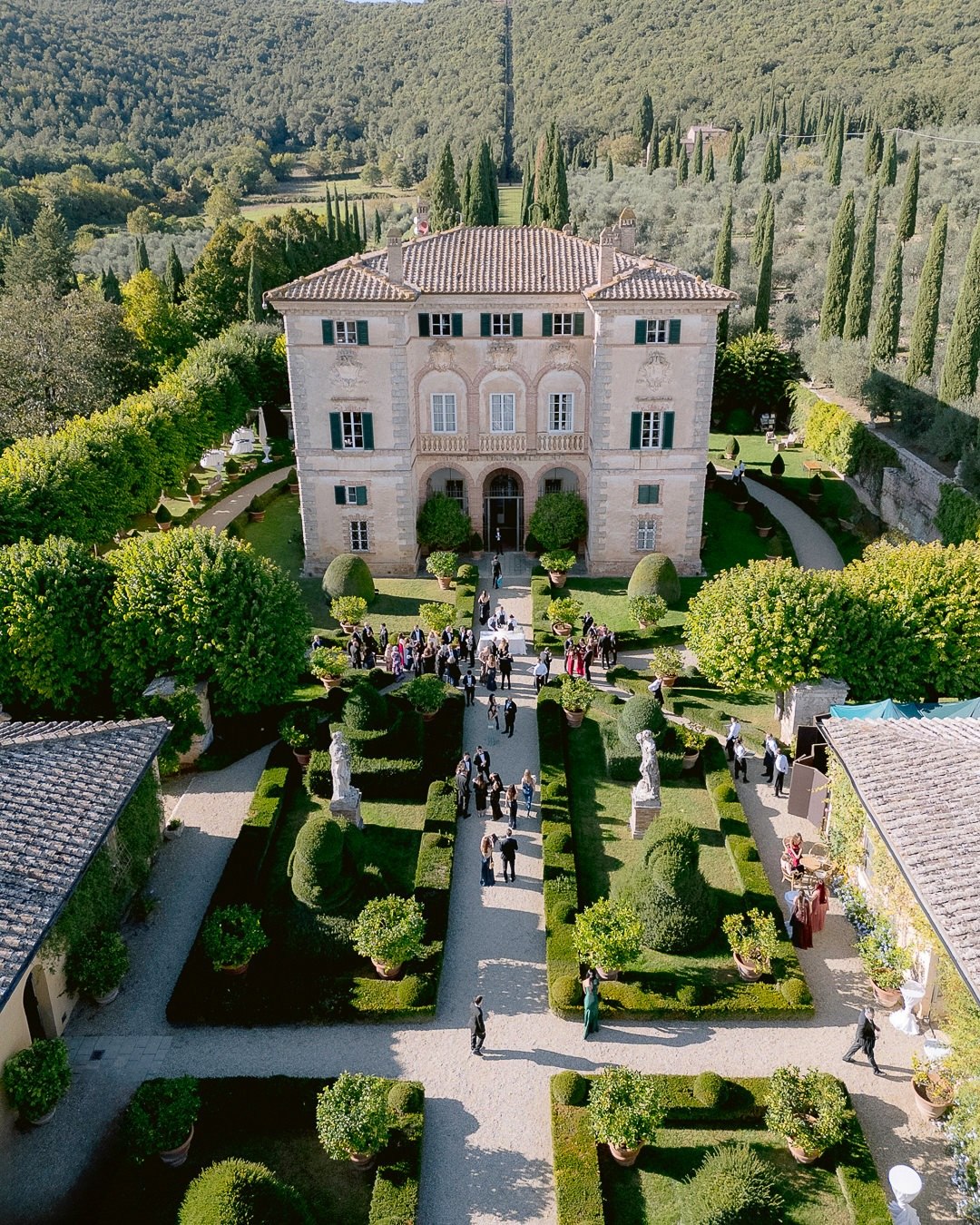 Ultimate Guide to Planning the Perfect Spring Wedding in Tuscany photo