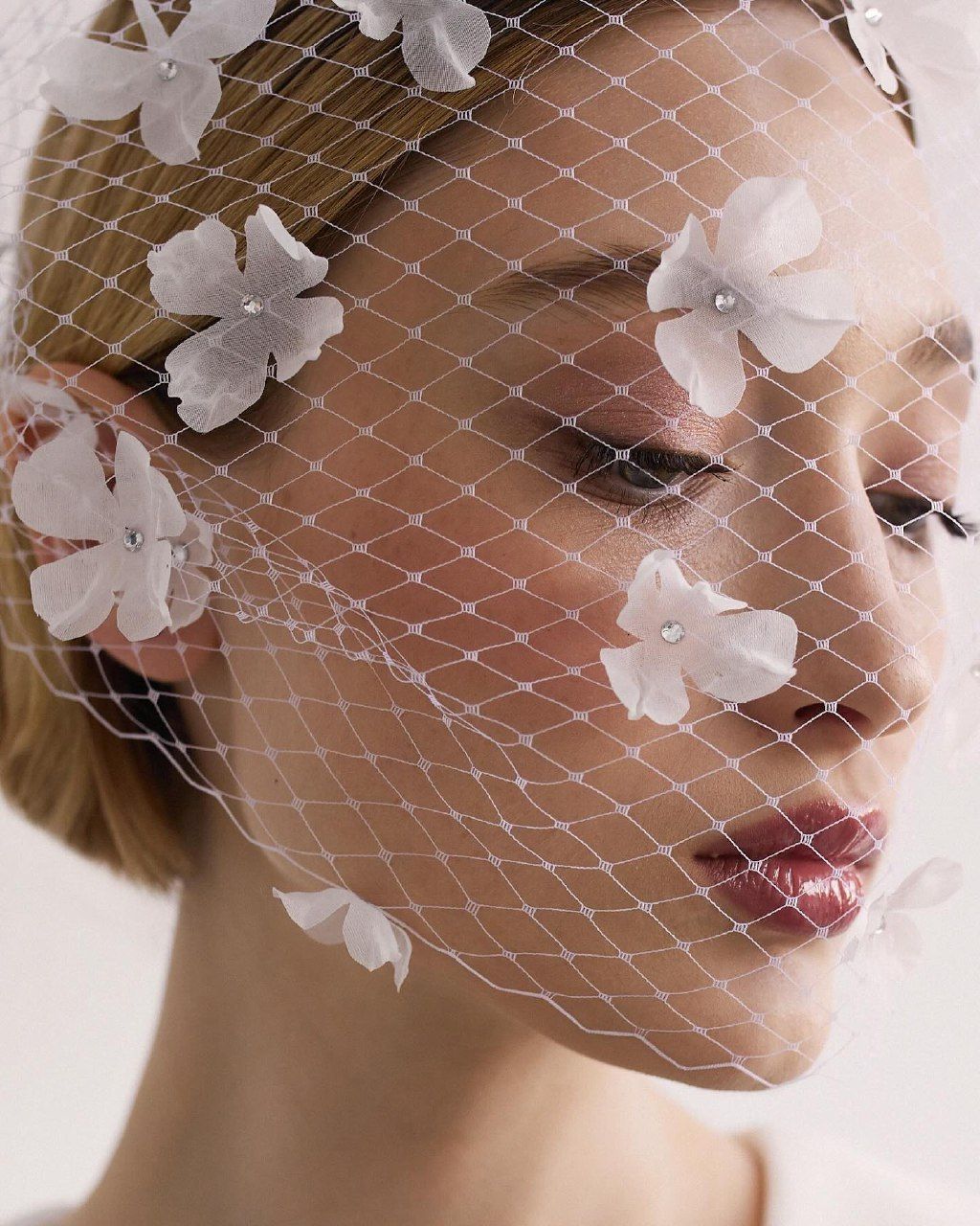 Floral Elements: 2024 Wedding Trend for the Bride's Look Floral Elements: 2024 Wedding Trend for the Bride's Look photo