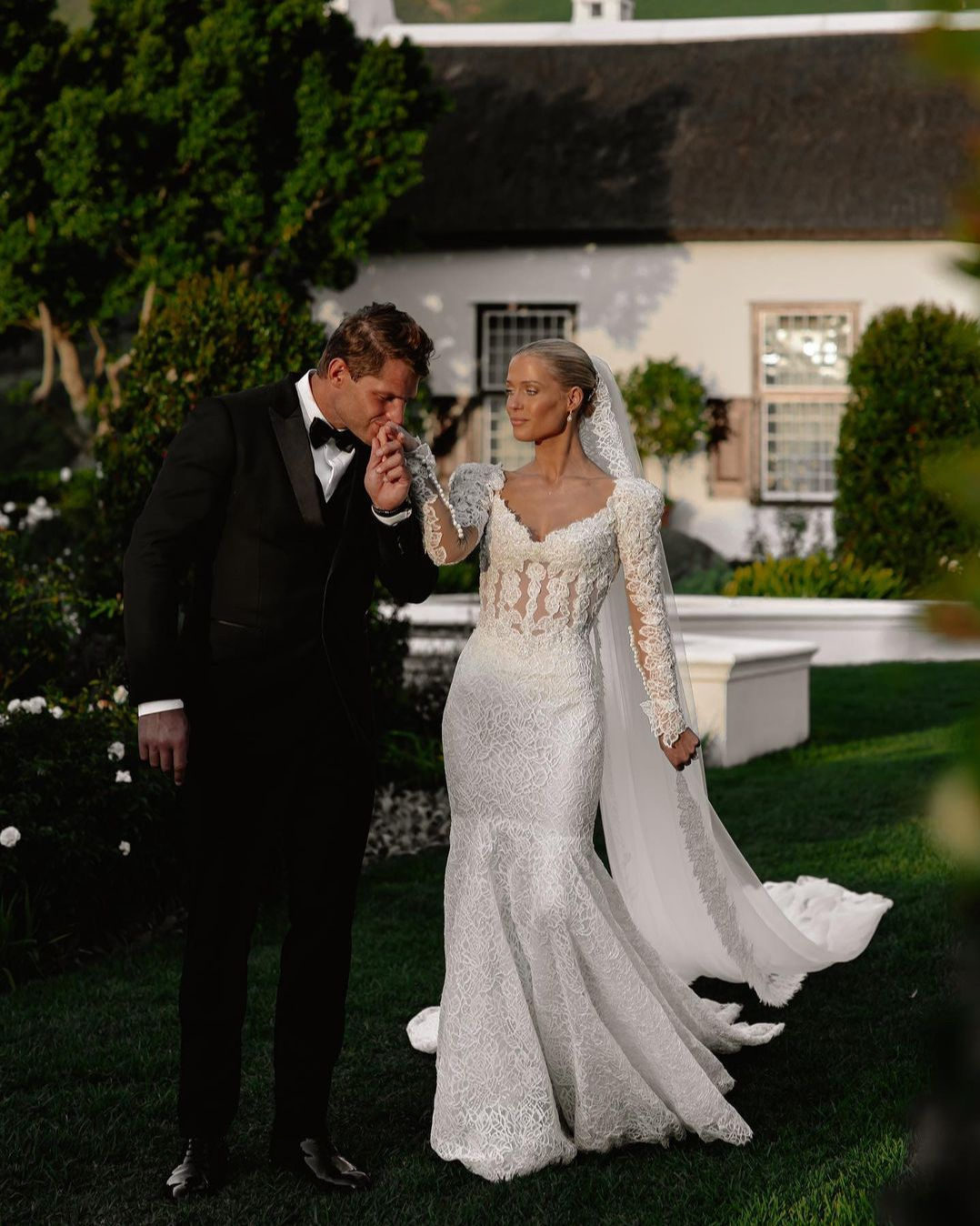 20+ American Wedding Traditions You Need to Know 20+ American Wedding Traditions You Need to Know photo