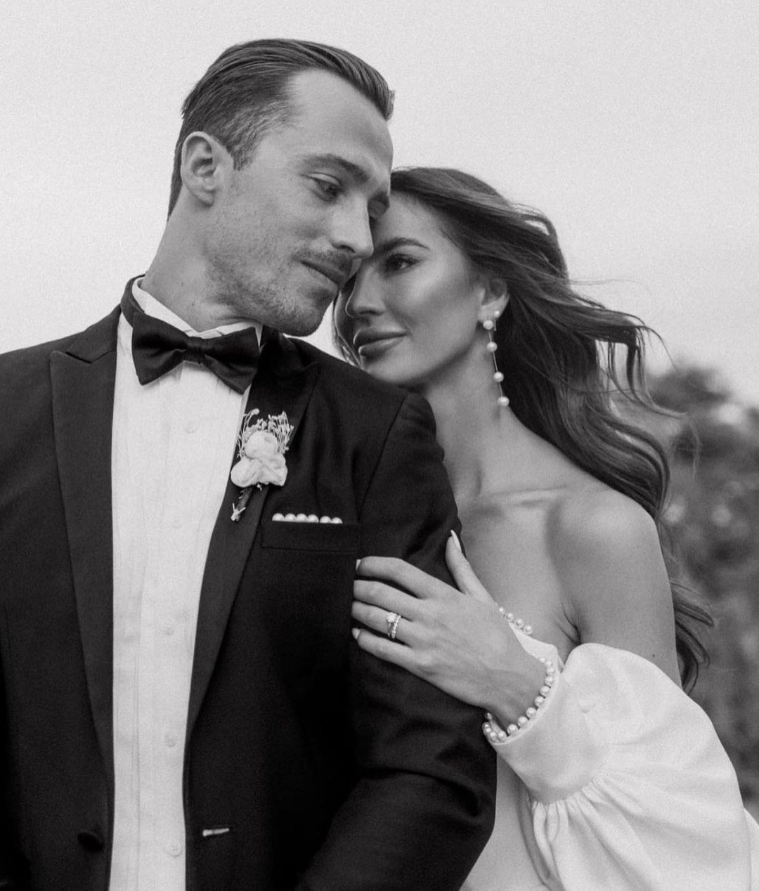 25 Bridal Earrings to Elevate Your Wedding Outfit 25 Bridal Earrings to Elevate Your Wedding Outfit photo