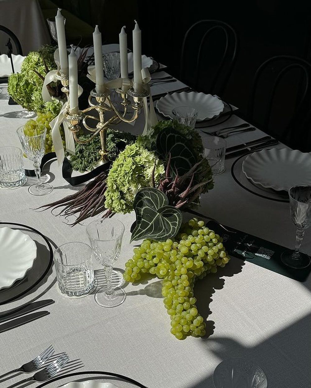 Naturalness and Minimalism: Ideas for Wedding Banquet Decoration Naturalness and Minimalism: Ideas for Wedding Banquet Decoration photo