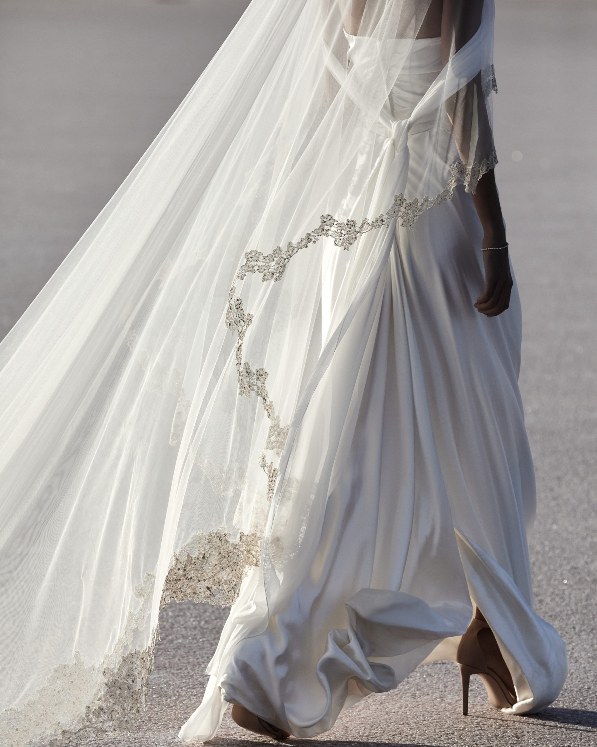 Wedding Dress Fabric and Material Guide to Find the Perfect Style Wedding Dress Fabric and Material Guide to Find the Perfect Style photo