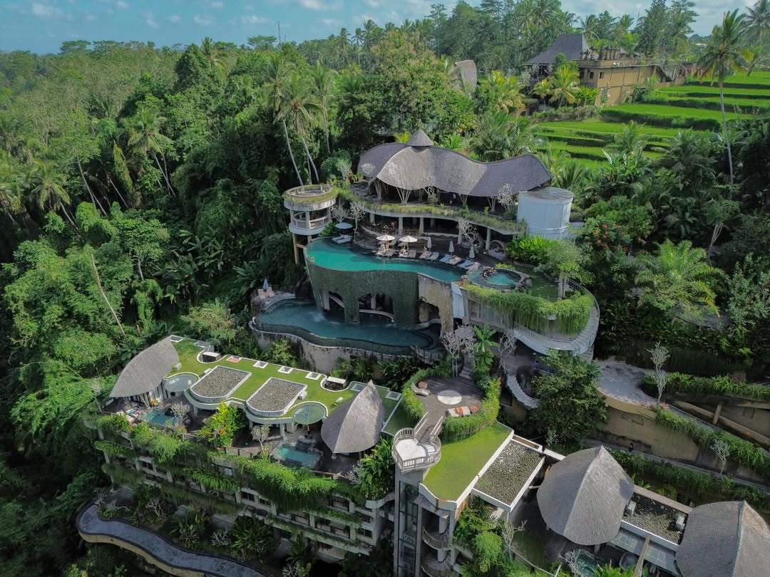 Luxurious Cliffside Resorts
