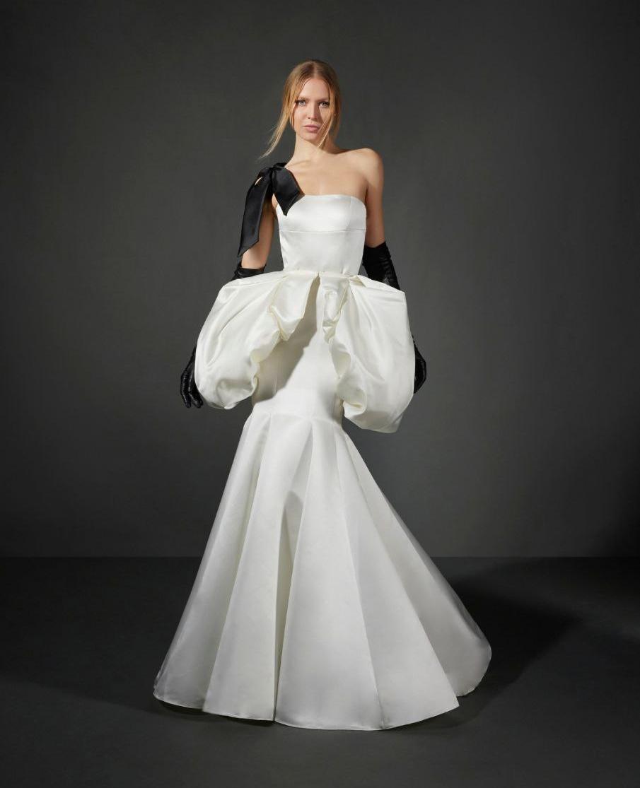 Vera Wang Bridal Gowns 2015–2025 Vera Wang Bridal Gowns 2015–2025 photo