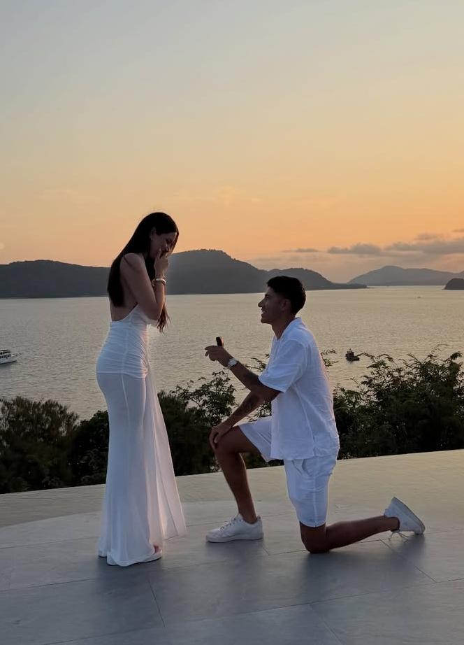 The Kind of Moment They Will Never Forget: Five Real Proposal Stories From Around the World photo