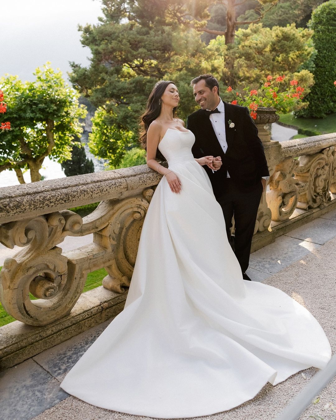Top 6 Wedding Months: Which One Is Right for You? Top 6 Wedding Months: Which One Is Right for You? photo