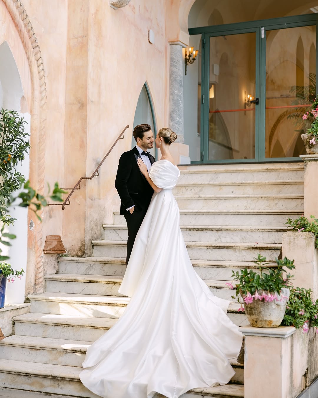 A Guide to Choosing a Wedding Date A Guide to Choosing a Wedding Date photo