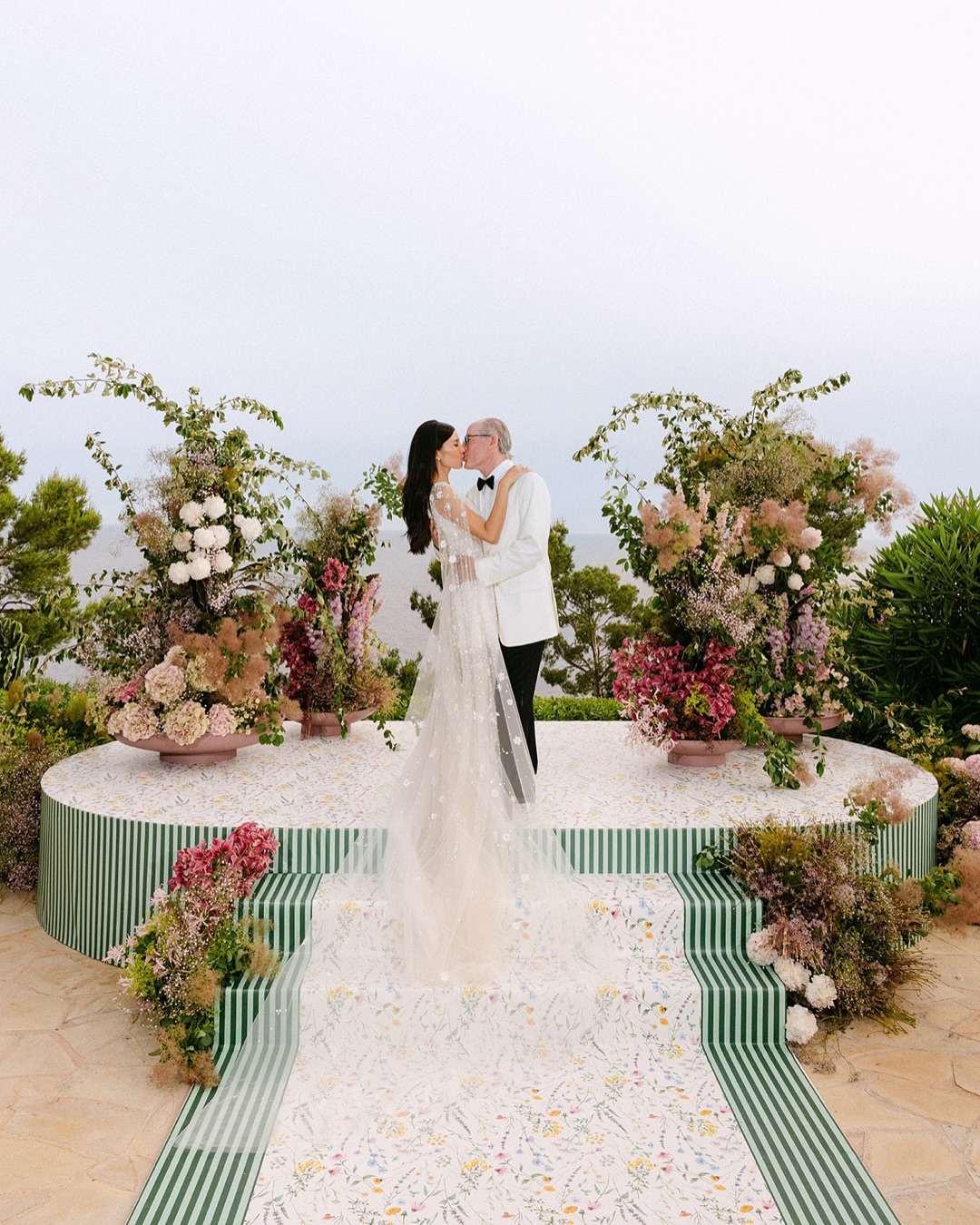 50+ Destination Wedding Ideas That Combine Luxury and Fun 50+ Destination Wedding Ideas That Combine Luxury and Fun photo