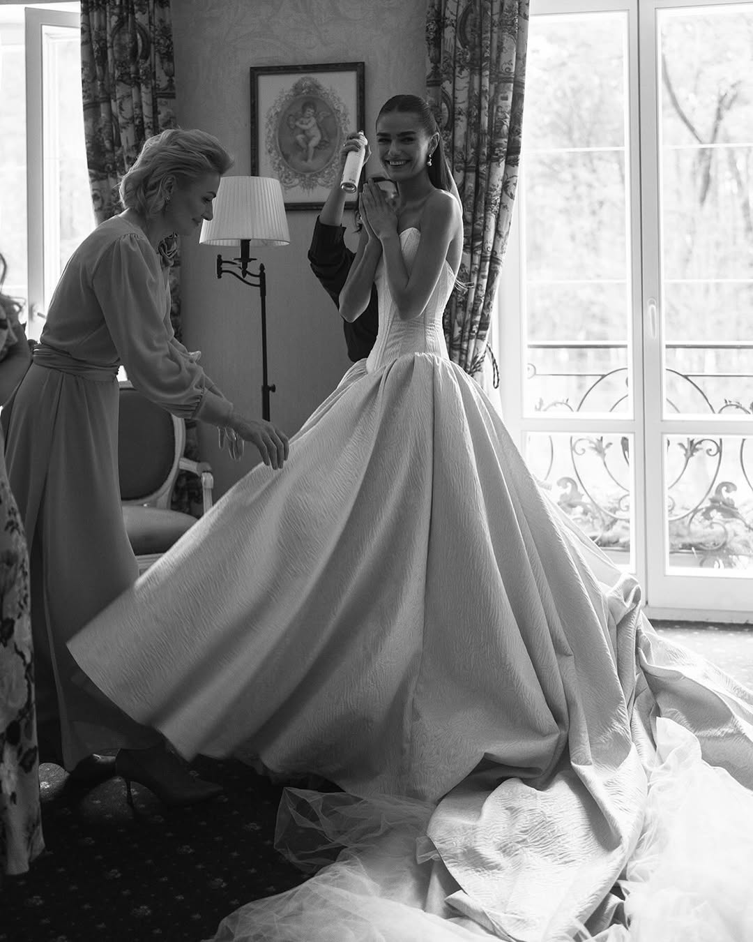 Wedding Photos of Mother of the Bride You’ll Want to Save Forever Wedding Photos of Mother of the Bride You’ll Want to Save Forever photo