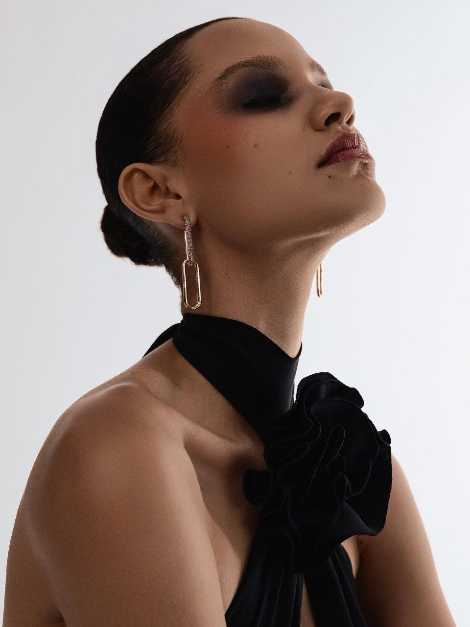 30 Wedding Natural Smokey Eye Makeup Ideas 30 Wedding Natural Smokey Eye Makeup Ideas photo