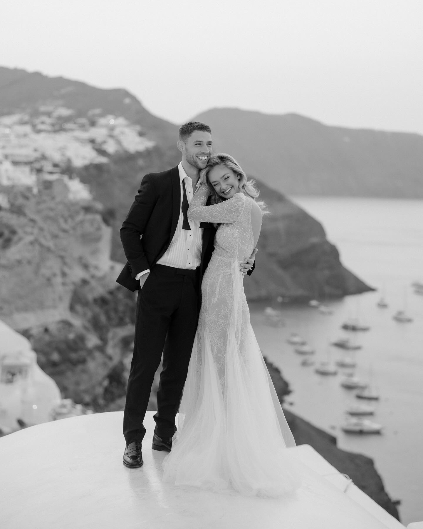 Picture-Perfect Wedding Photography Locations in Santorini Picture-Perfect Wedding Photography Locations in Santorini photo