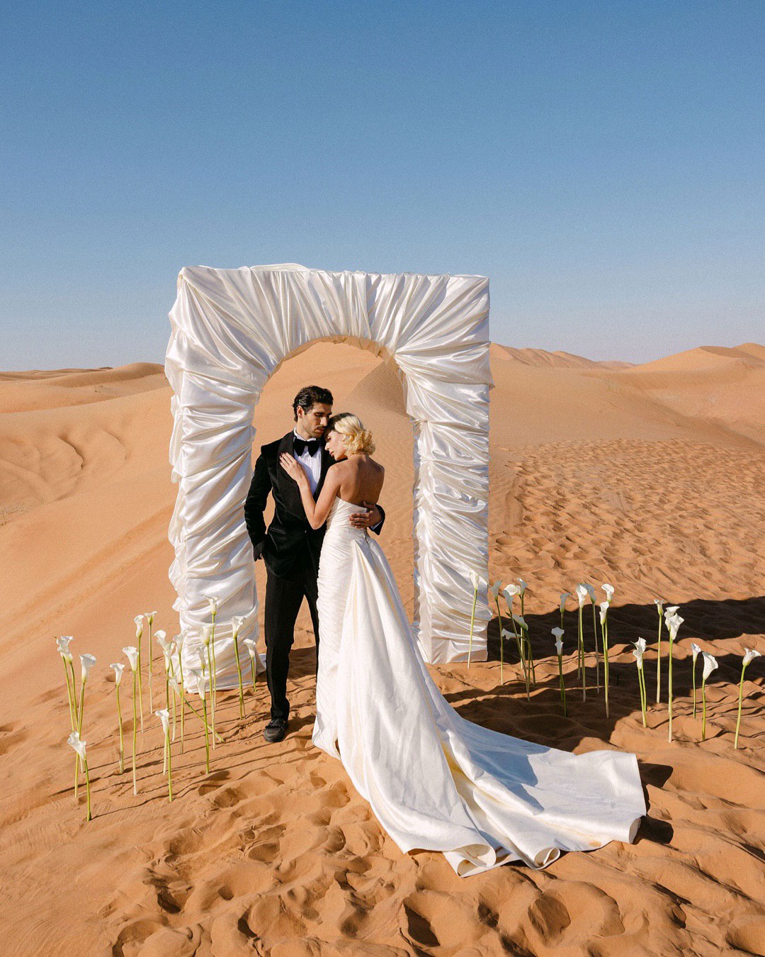 Best Elopement Photography Ideas with an Editorial Touch photo