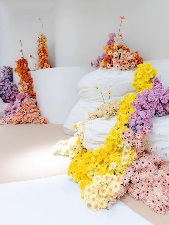 Spring 2025 Wedding Floral Trends Spring 2025 Wedding Floral Trends photo