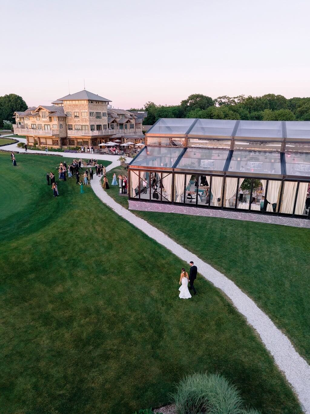 Wedding Gift Etiquette: 10 Rules You Must Consider photo