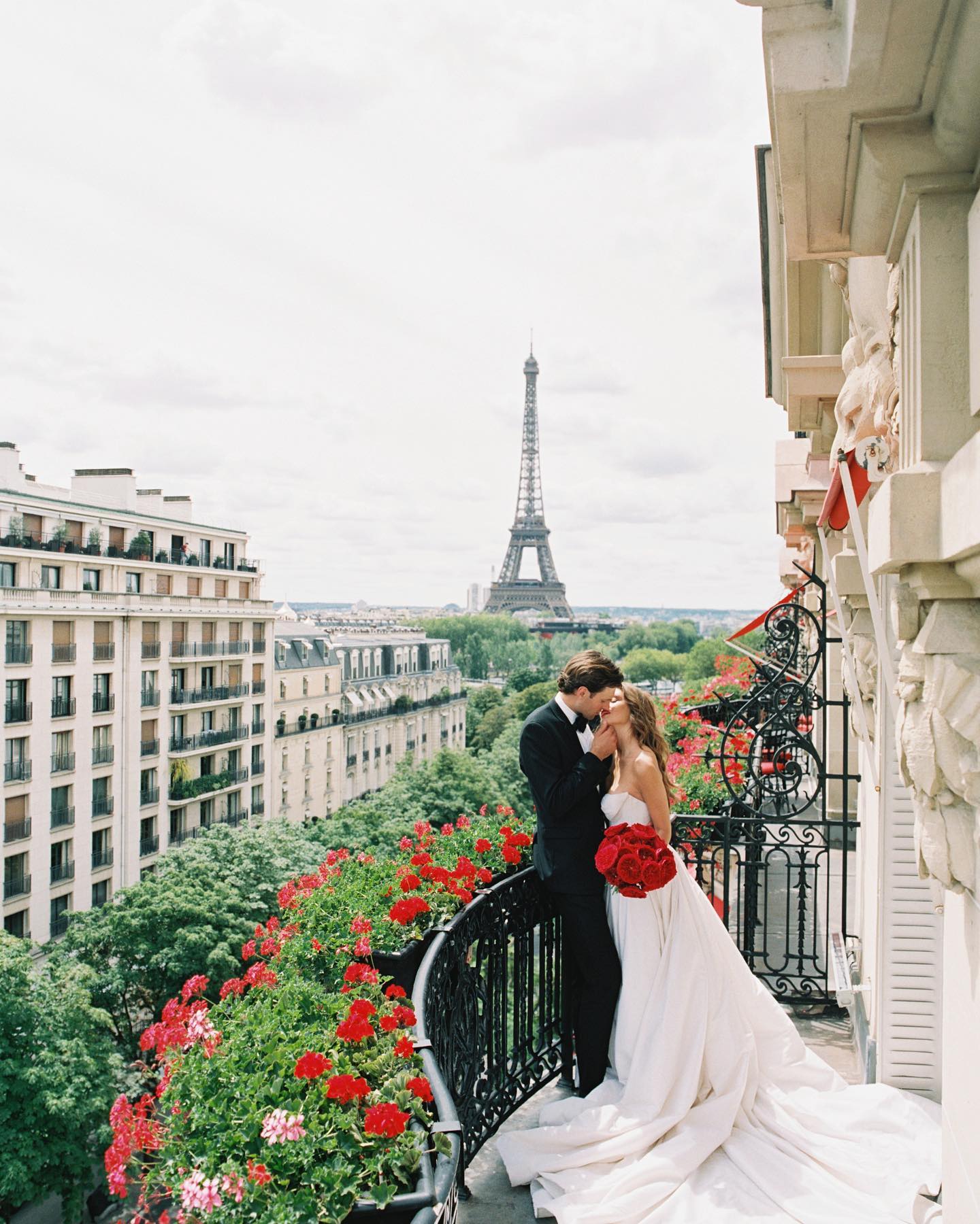 Parisian Elegance: Top Hotels for a Luxurious Wedding Stay Parisian Elegance: Top Hotels for a Luxurious Wedding Stay photo