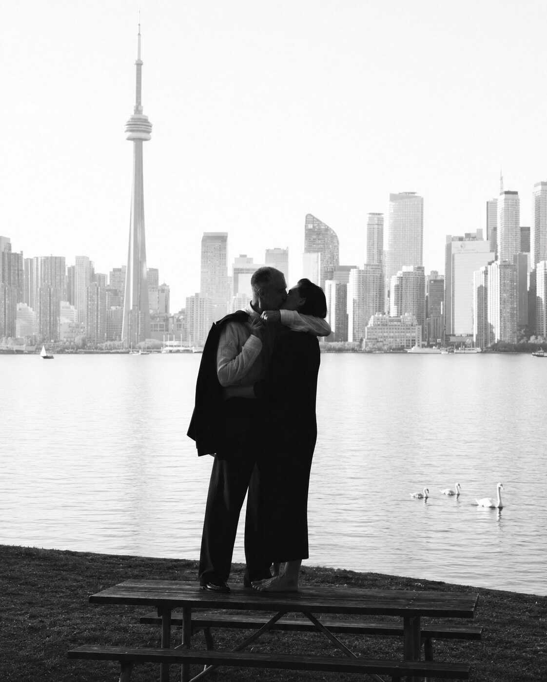 Honeymoon in Toronto Guide: Best Packages and Romantic Spots for Your Escape photo