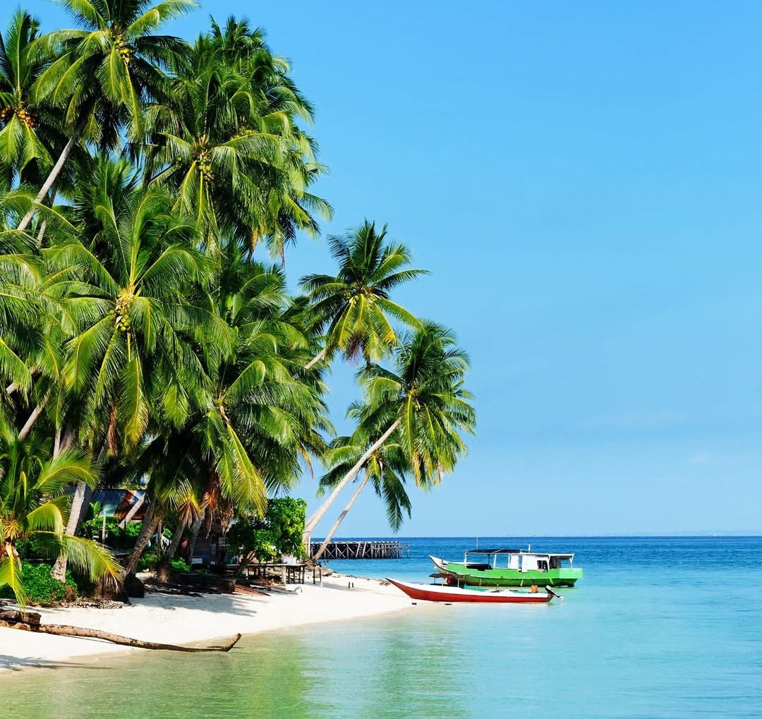 Intimate Beachfront Settings