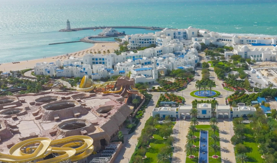 Hilton Salwa Beach Resor