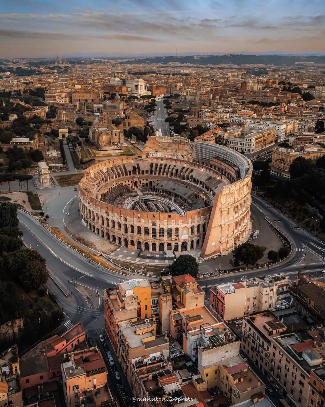 Coliseum's Iconic Majesty