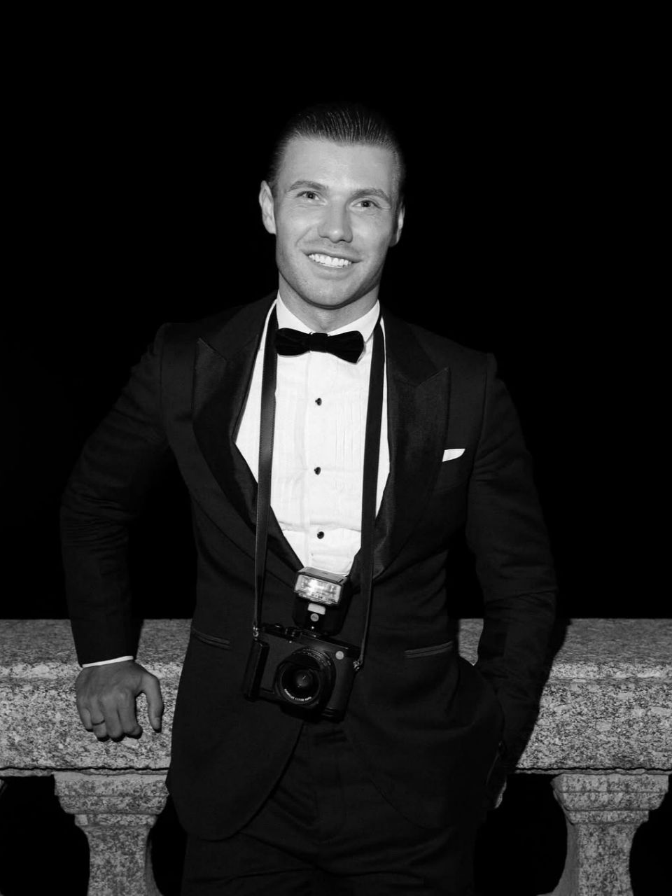 Complete Wedding Photographer Outfit Guide for Men & Women Complete Wedding Photographer Outfit Guide for Men & Women photo