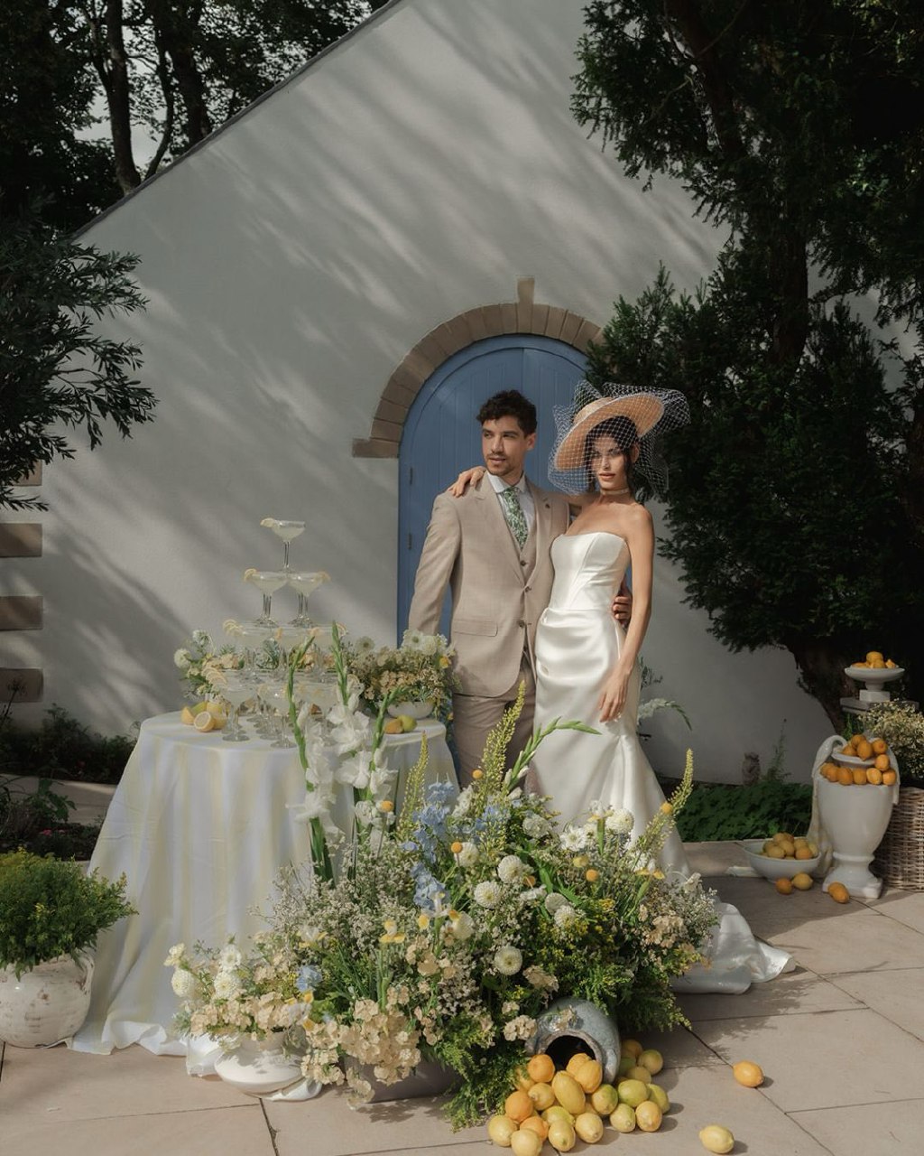 Barn Wedding Photo Ideas For Your Cozy Celebration  photo