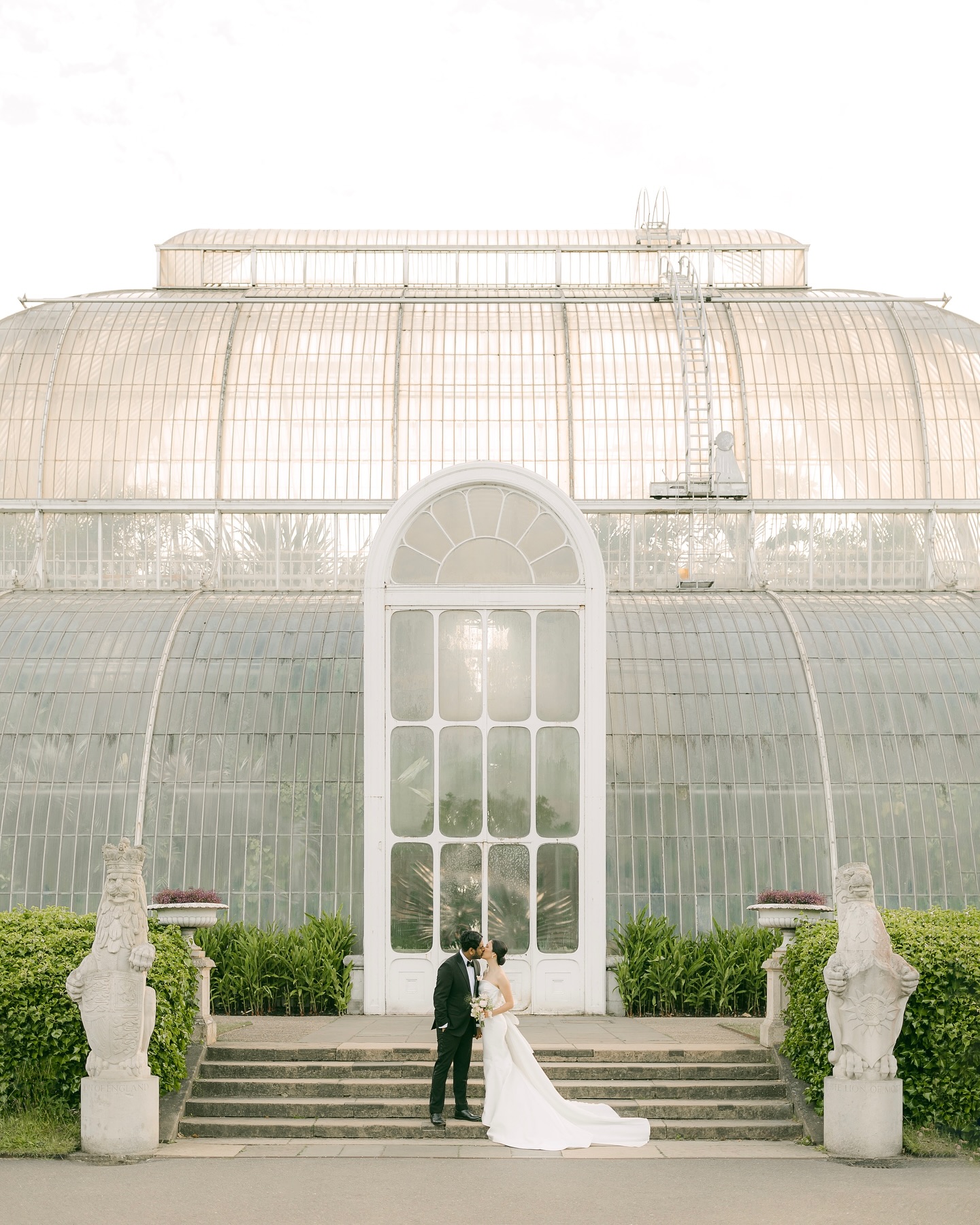 Idyllic Garden and Park Locations for a Serene London Wedding Idyllic Garden and Park Locations for a Serene London Wedding photo