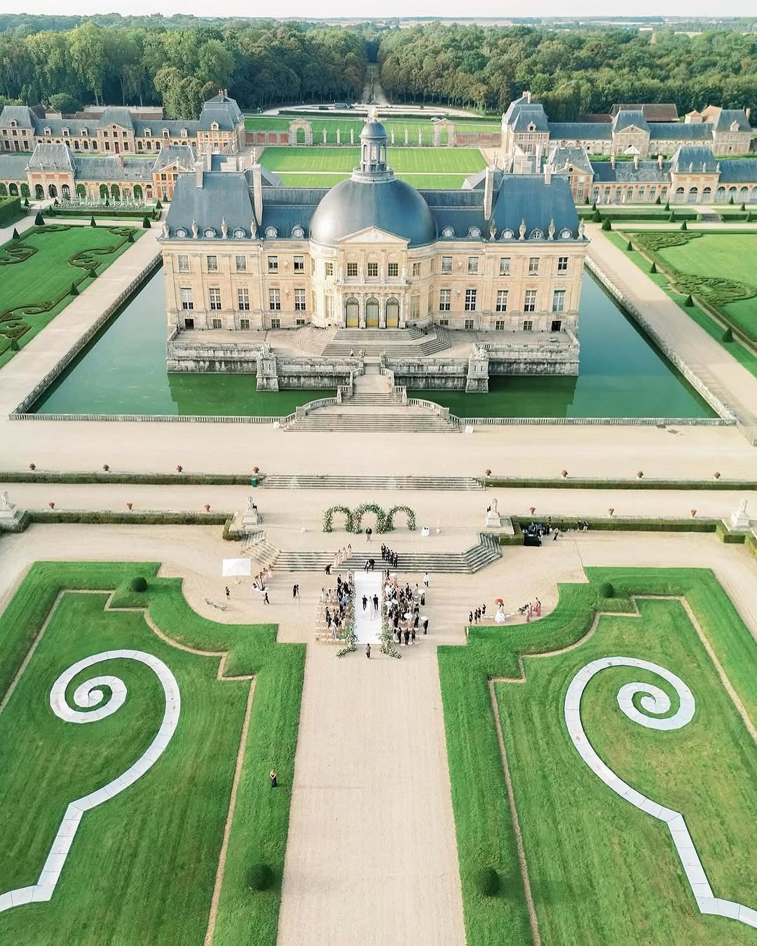 Top 23 Best Wedding Venues in Paris Top 23 Best Wedding Venues in Paris photo