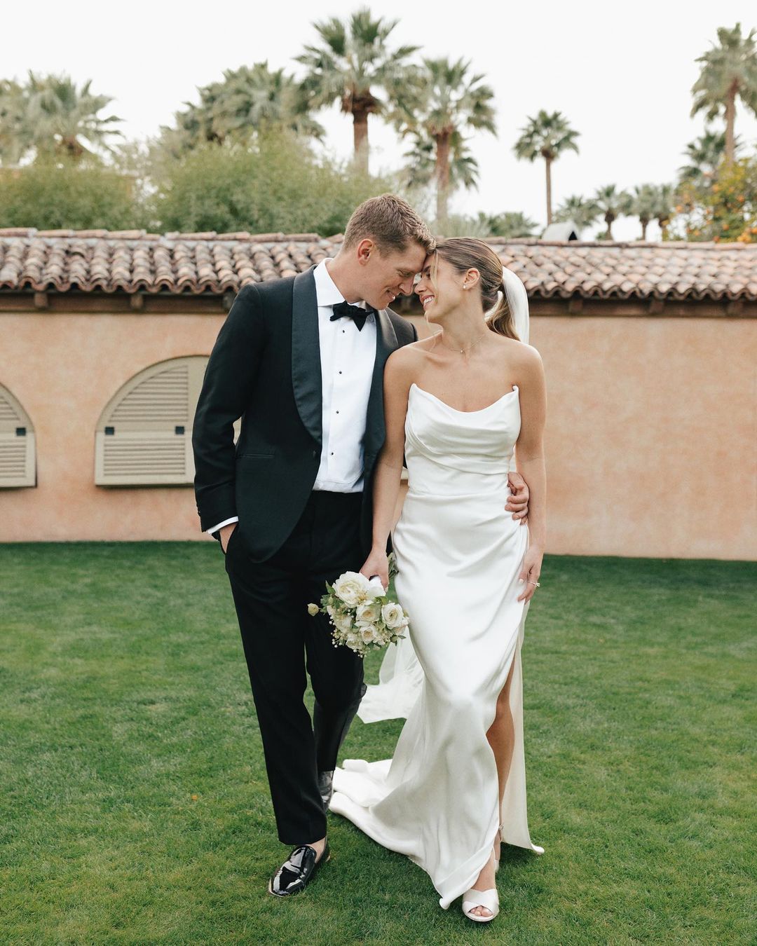 Wedding Budget: Ways To Save Money Wedding Budget: Ways To Save Money photo