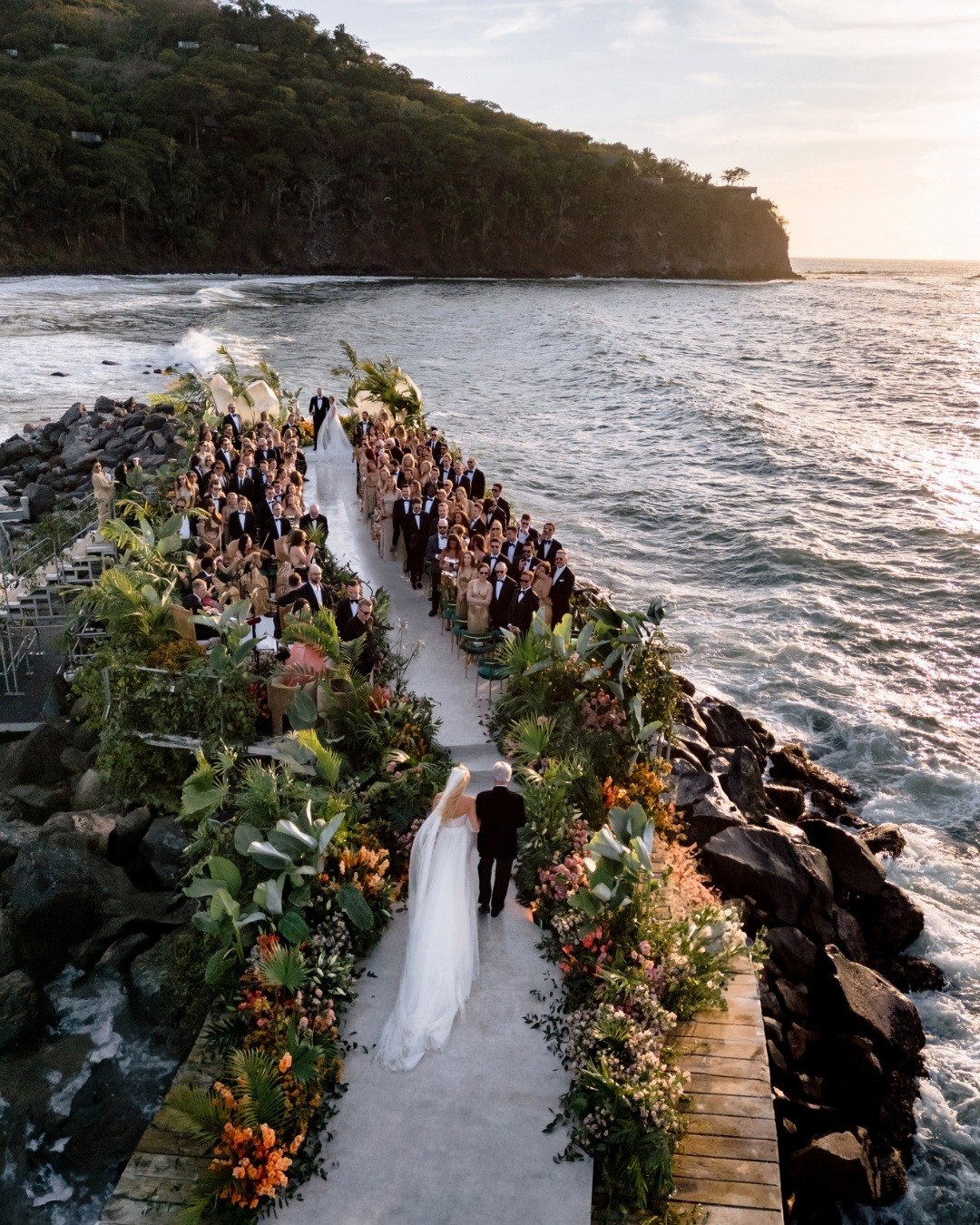 10 Best Beach Wedding Venues From All Around The World photo