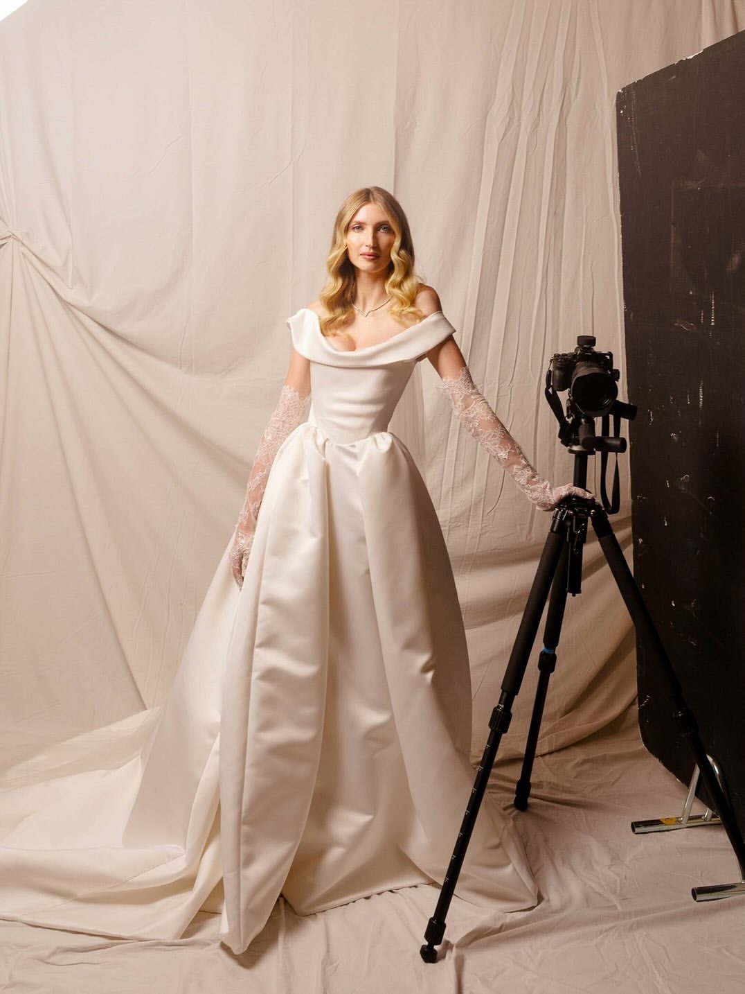 How Much to Tip a Wedding Photographer How Much to Tip a Wedding Photographer photo