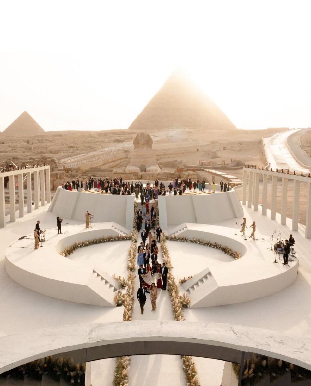 Immersive Dramatic Unique Wedding Locations photo