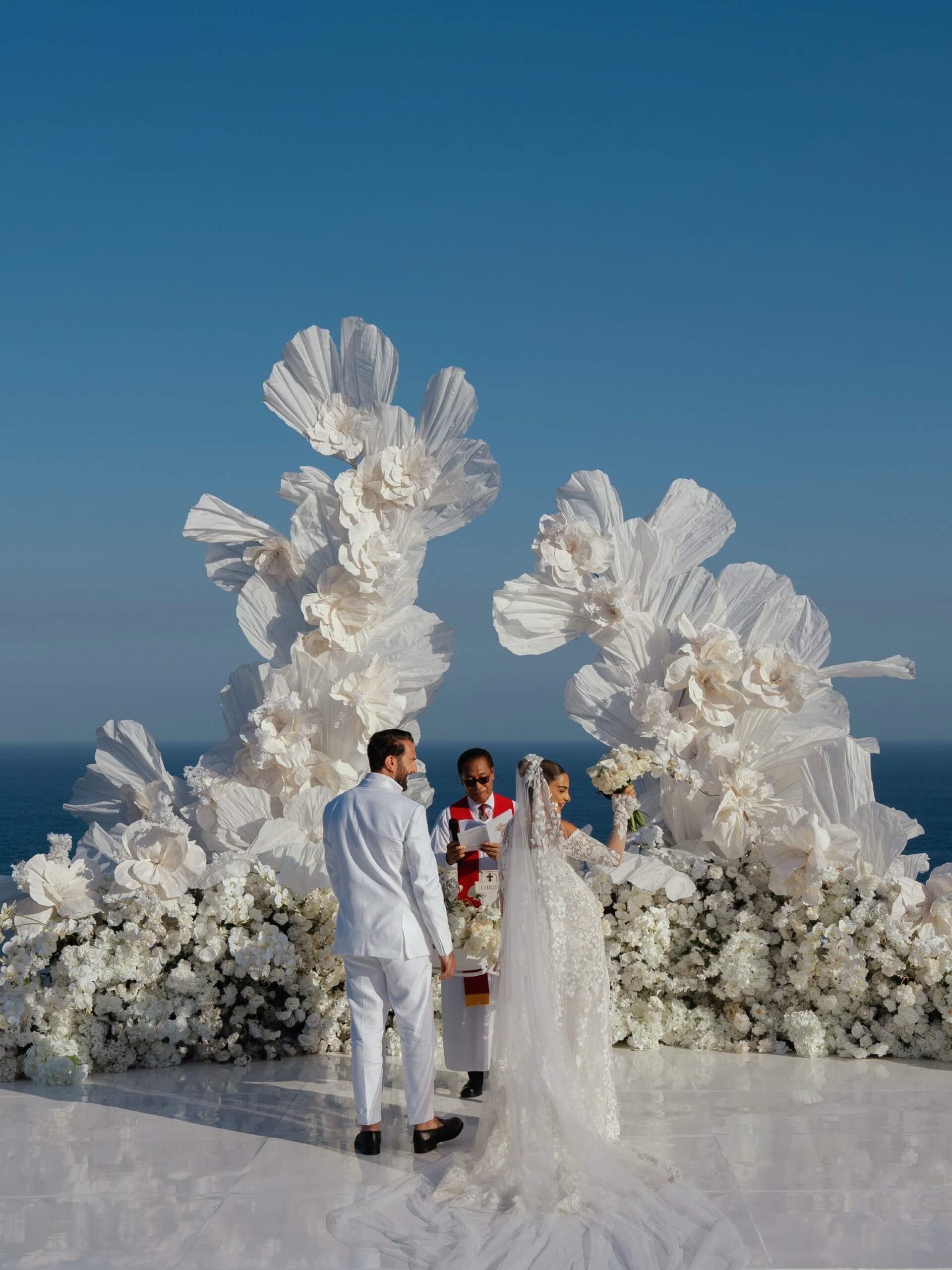 How to Find a Wedding Officiant Who Feels Right for You photo