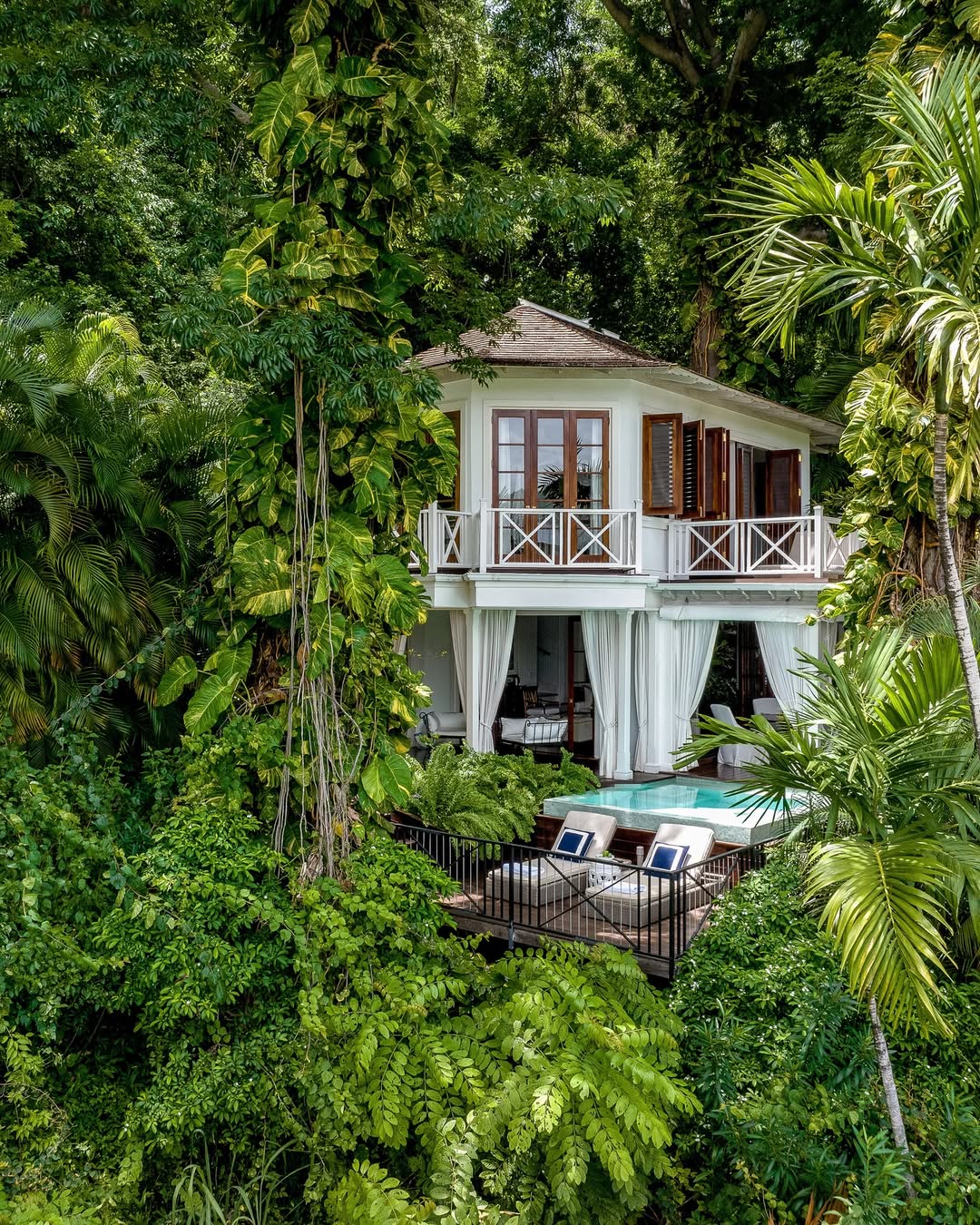 Lush Tropical Garden Venues & Private Villas
