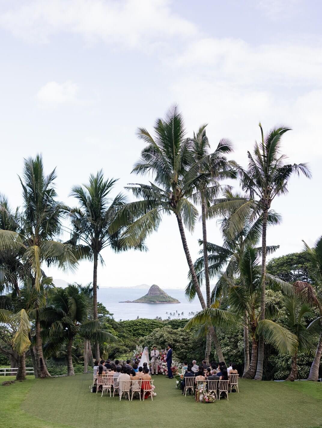 Hawaiian Wedding Traditions and Their Meaning photo